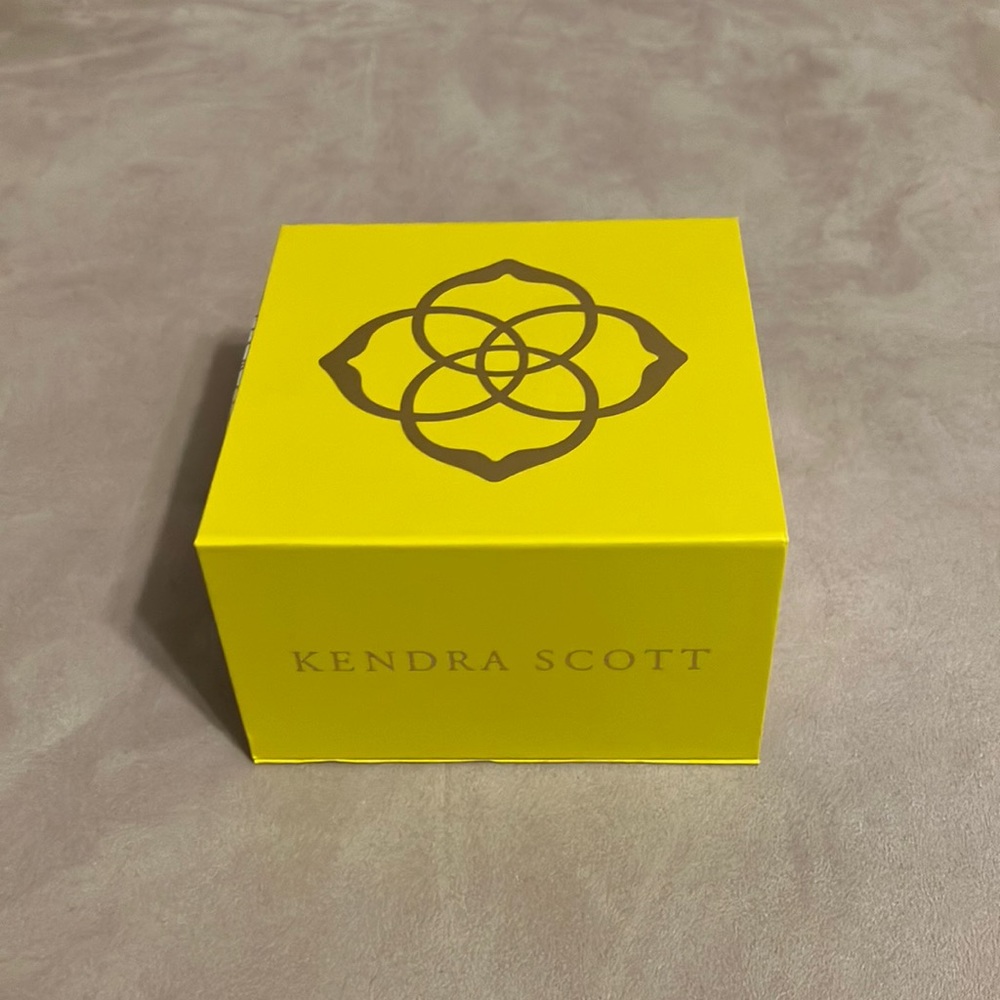 Kendra Scott Box